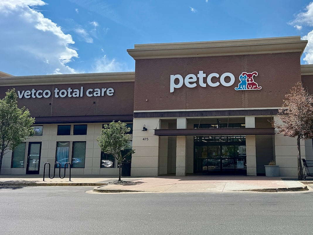 Petco Vetco Exterior Storefront