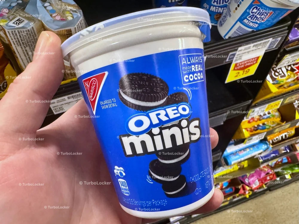 Oreo Minis Cup Shoppers View With Hand