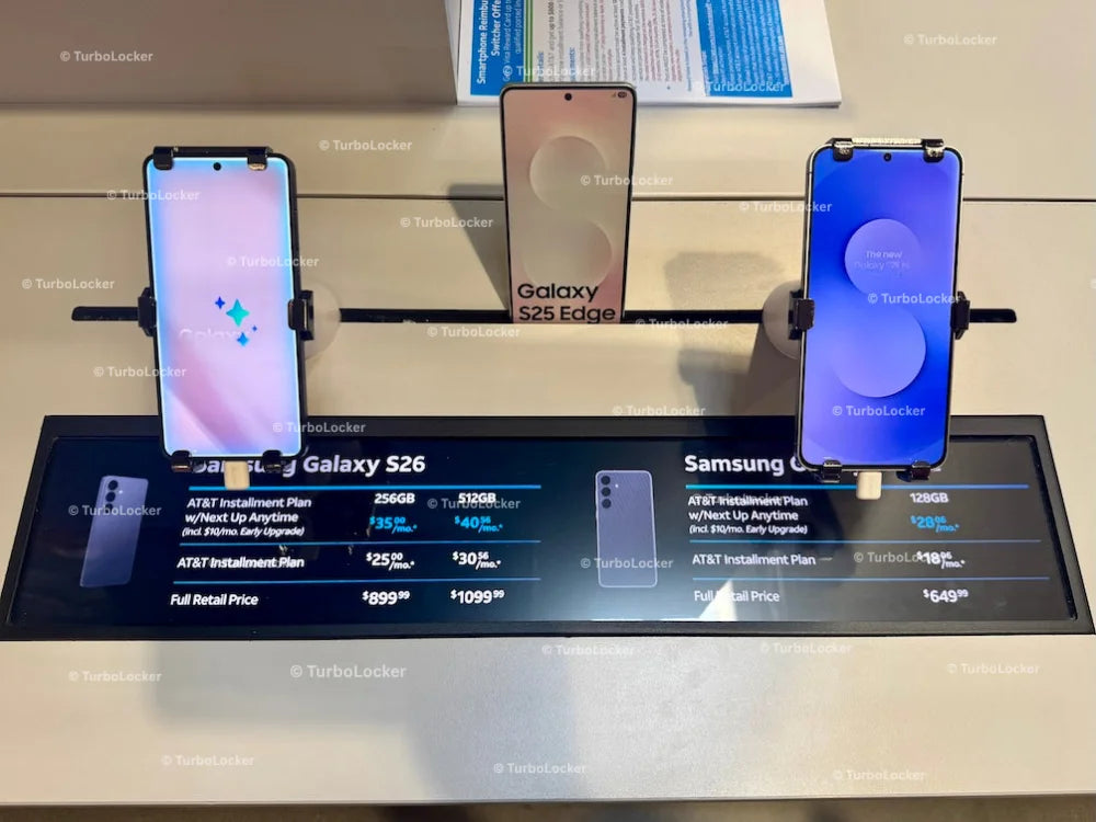 Samsung Galaxy S26 and Galaxy S25 Edge Promotional Display